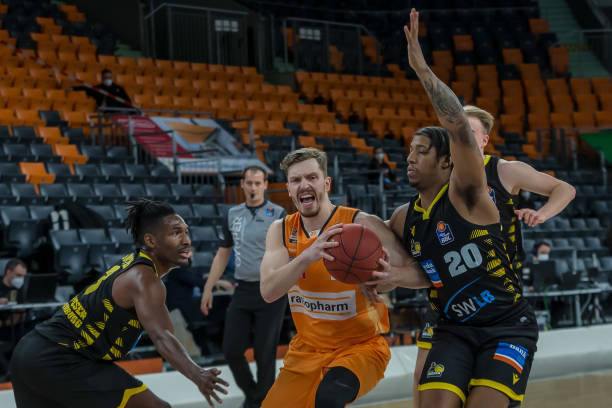 行技战术调 行技战术调