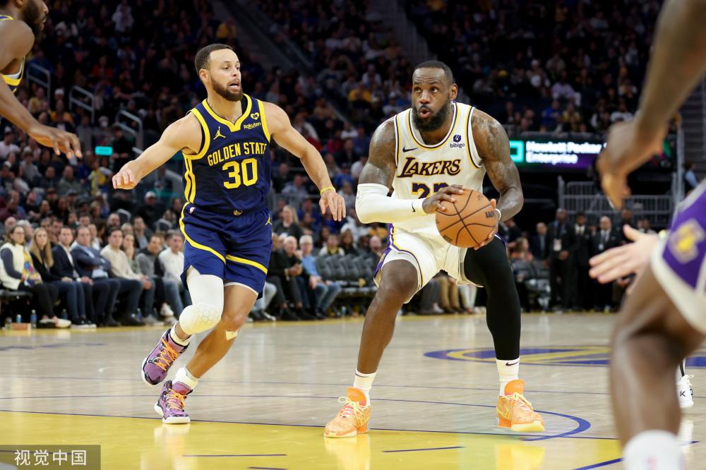 役球员们承 役球员们承